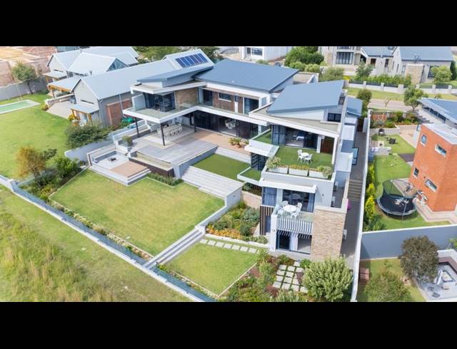 5 BEDROOM HOUSE FOR SALE IN COPPERLEAF ESTATE